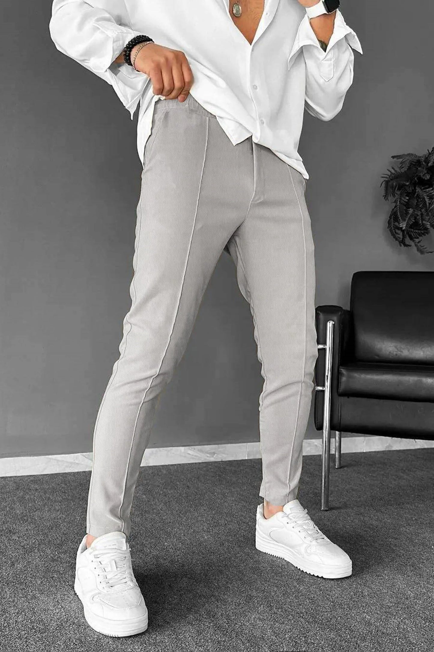 👖 Premium Slim-Fit Trousers – Versatile Elegance