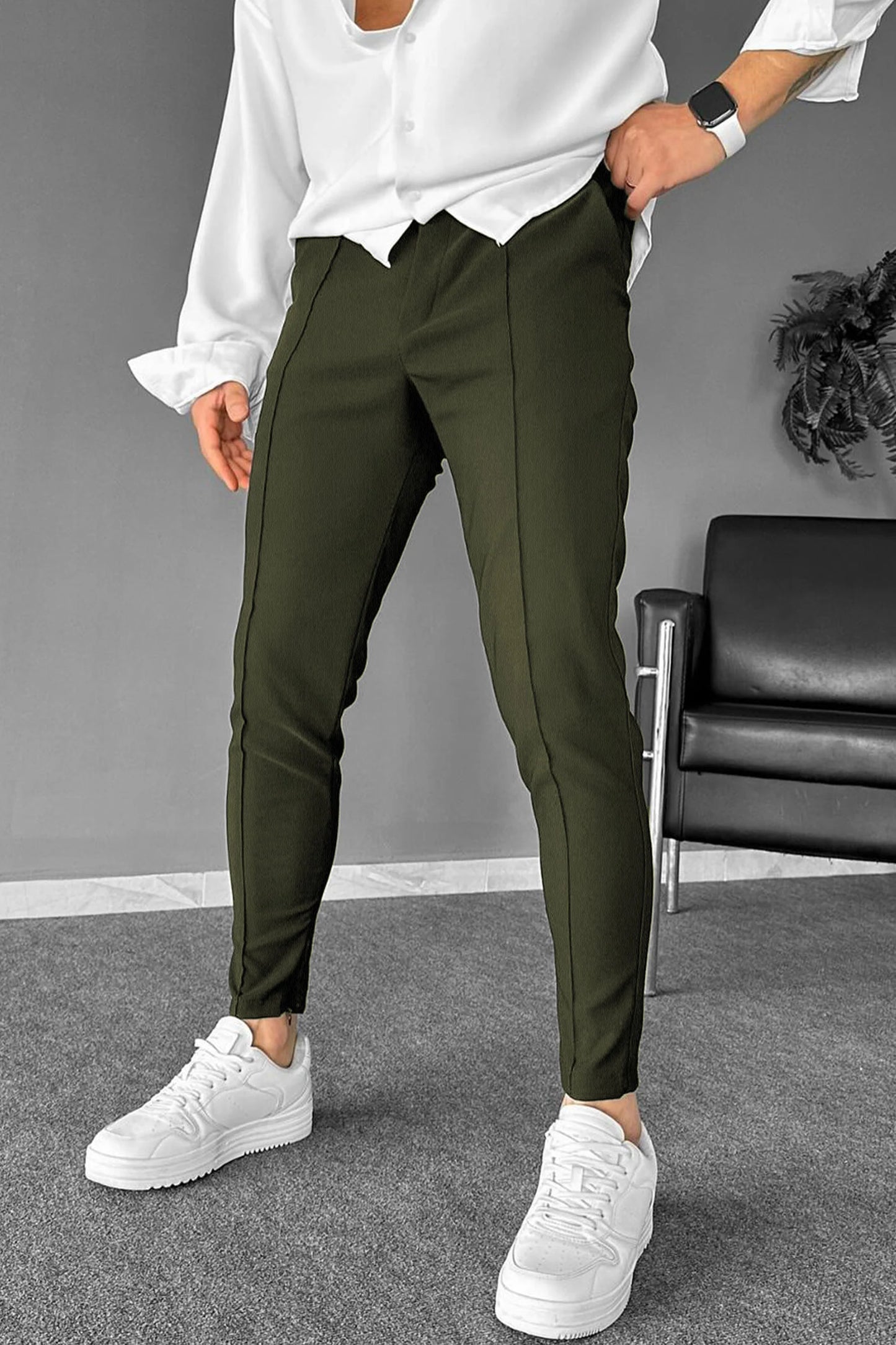 👖 Premium Slim-Fit Trousers – Versatile Elegance